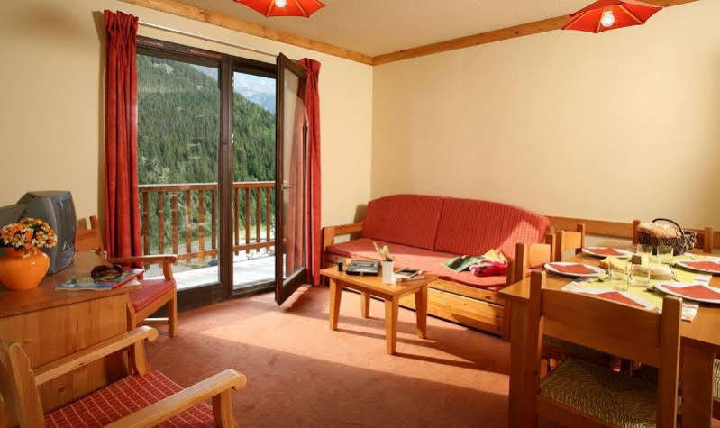 Madame Vacances Residence Les Chalets Du Thabor 瓦尔弗雷加斯 外观 照片