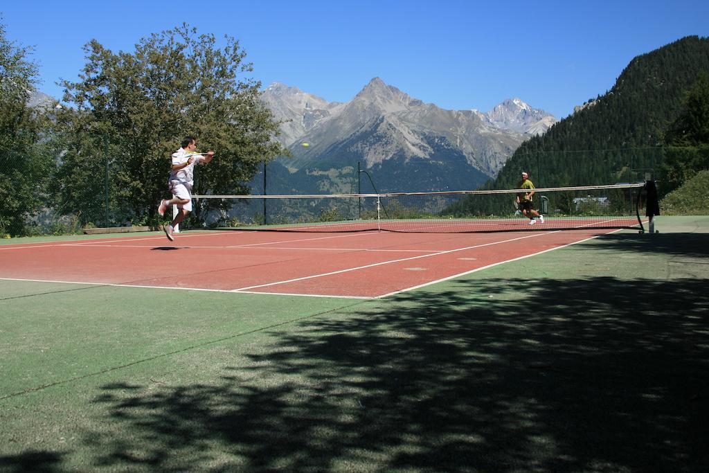 Madame Vacances Residence Les Chalets Du Thabor 瓦尔弗雷加斯 外观 照片