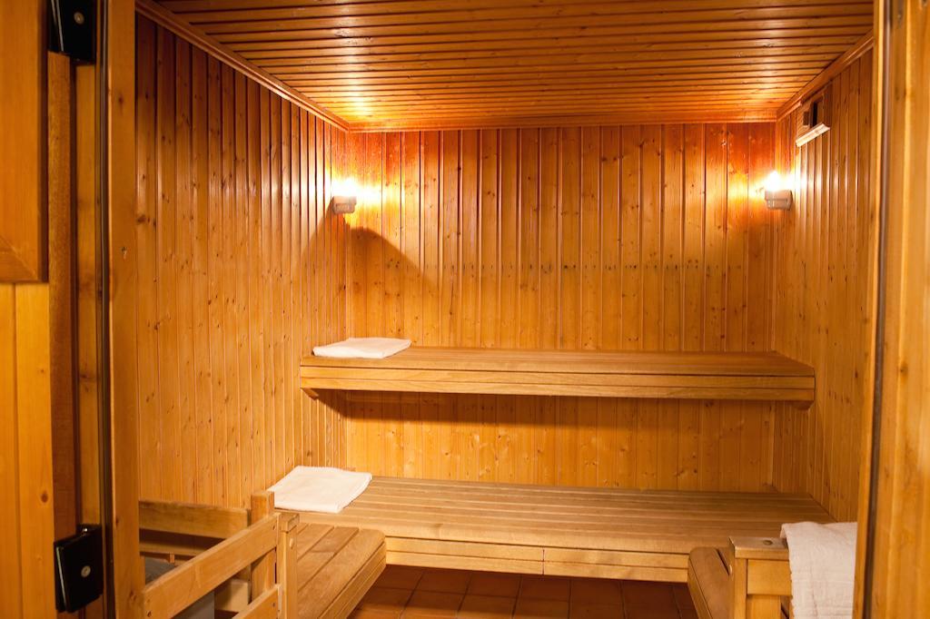 Madame Vacances Residence Les Chalets Du Thabor 瓦尔弗雷加斯 外观 照片